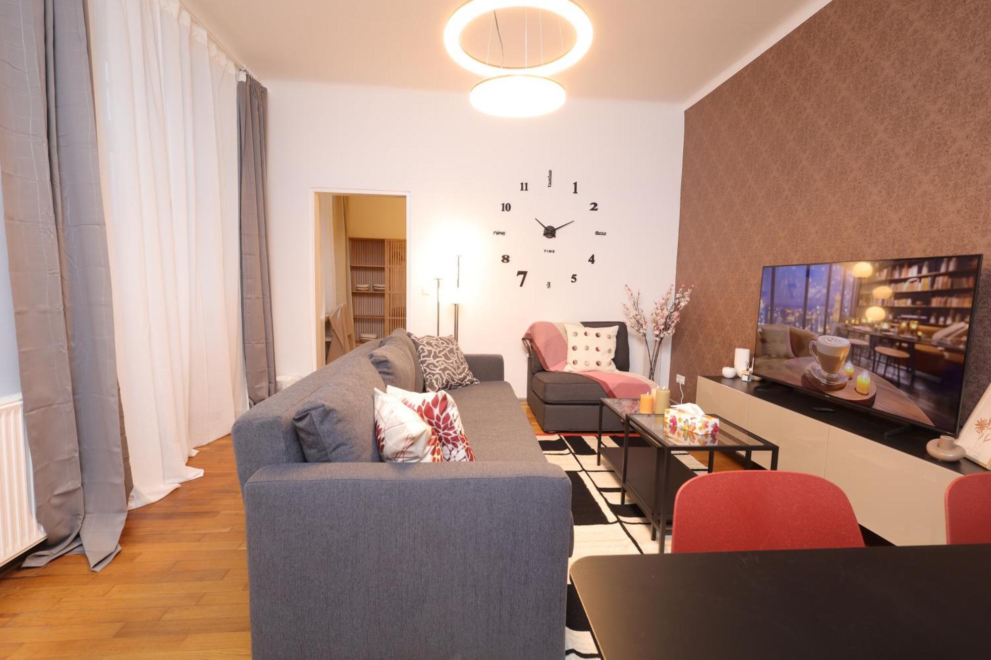 Ruby Holiday Home With Patio Βιέννη Εξωτερικό φωτογραφία