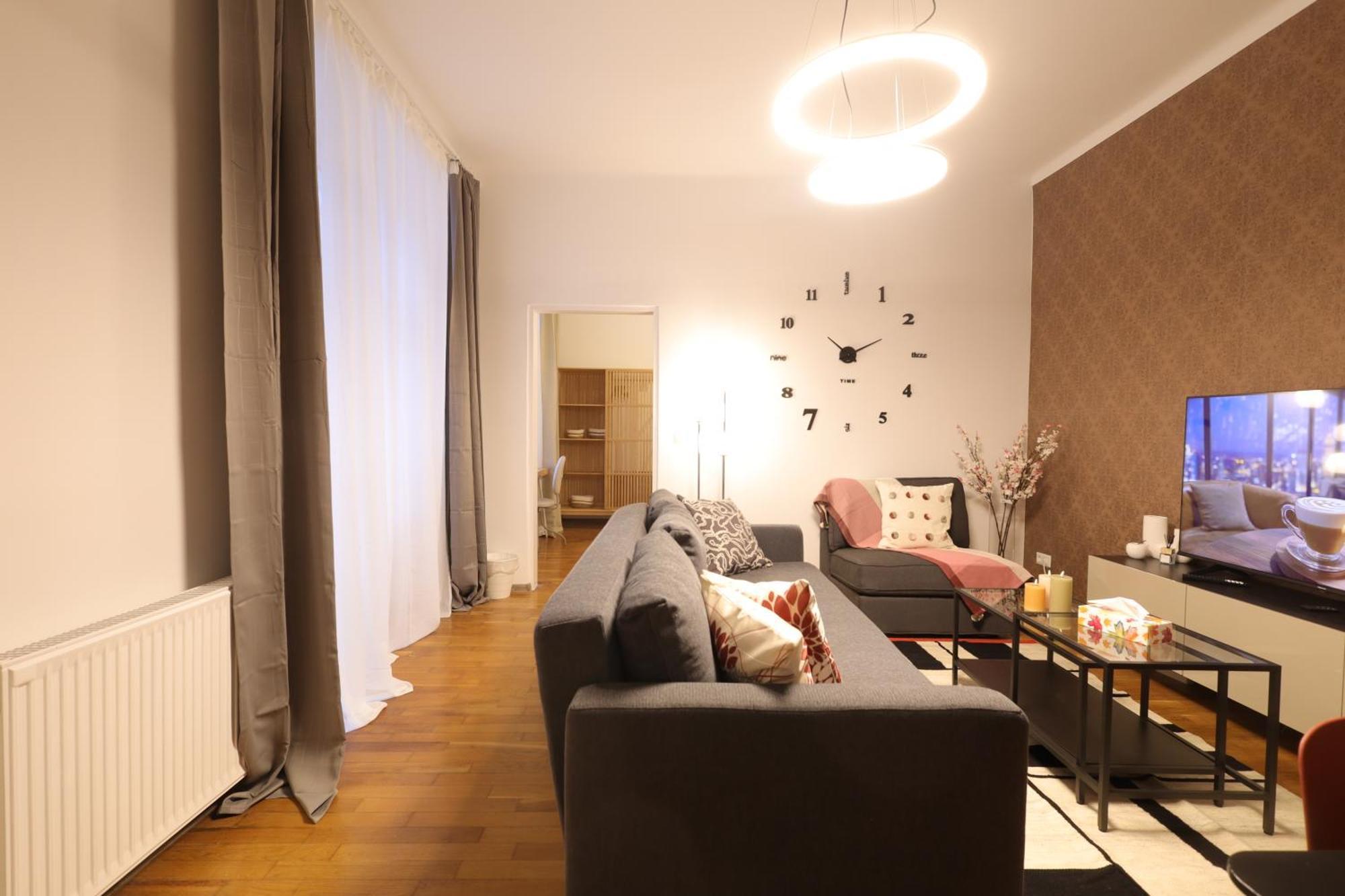 Ruby Holiday Home With Patio Βιέννη Εξωτερικό φωτογραφία